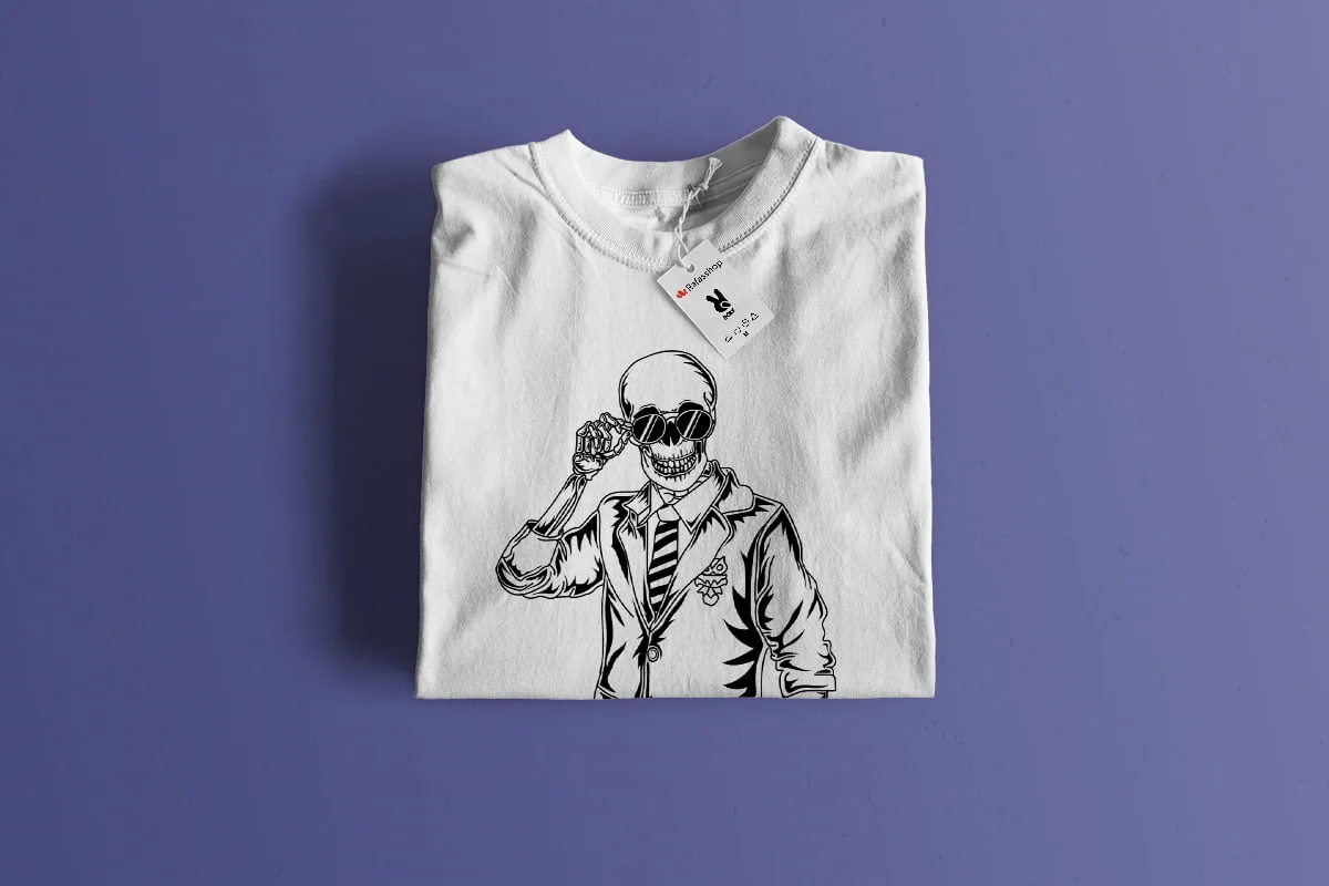 Diseño En Camiseta Y Etiqueta