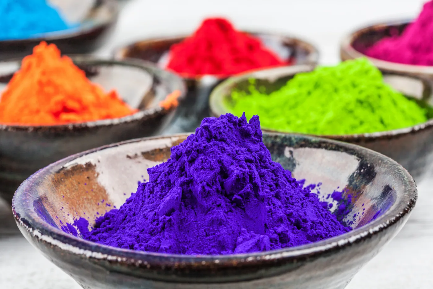 purple colorful dye powder for holi indian festival r scaled tintes en polvo colores